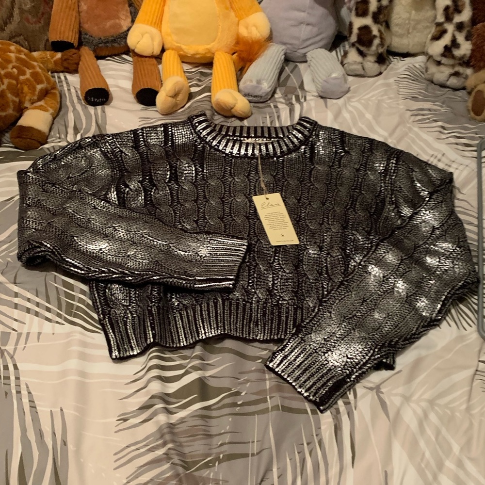 Stylish sexy crop sweater NWT